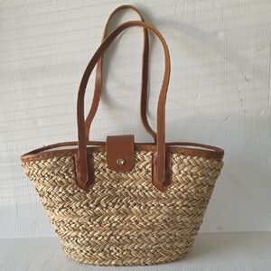 Woven Straw Tote Bag w Brown Leather Handles Boho Resort Structured Beach Bag